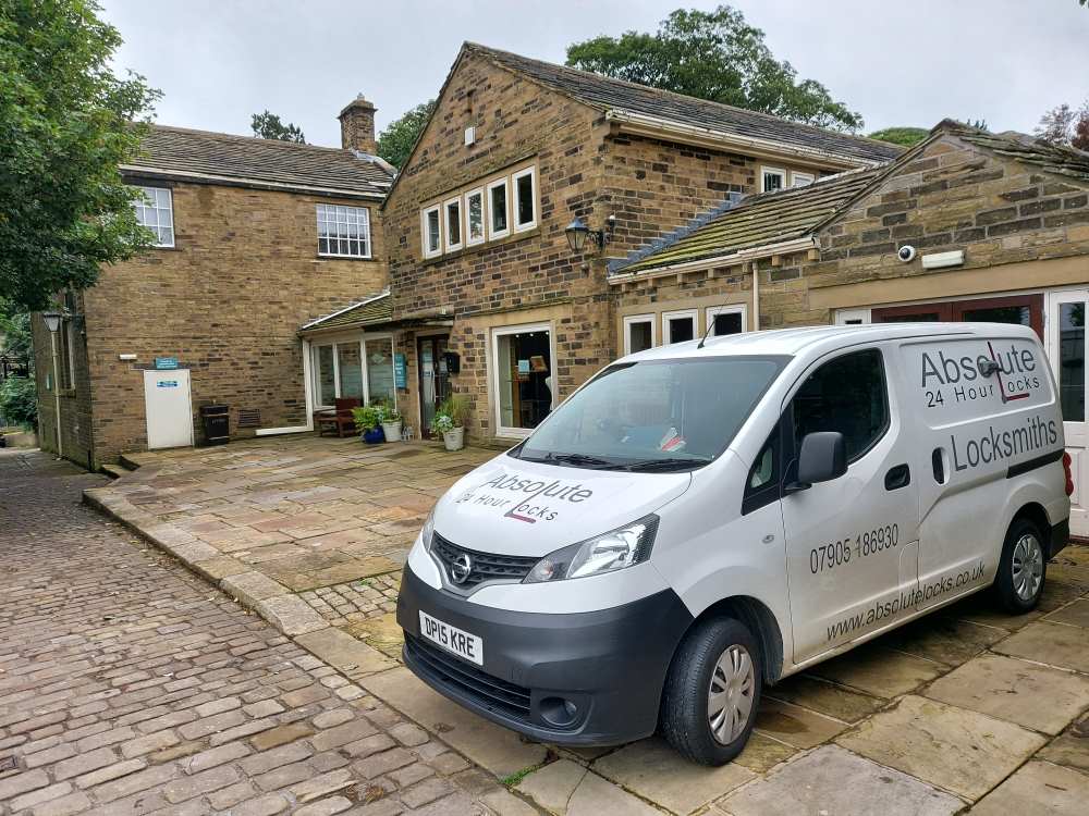Emergency-Locksmiths-in-Keighley-Andy-Love-Locksmith-Keighley-in-Front-of-Locksmith-Van